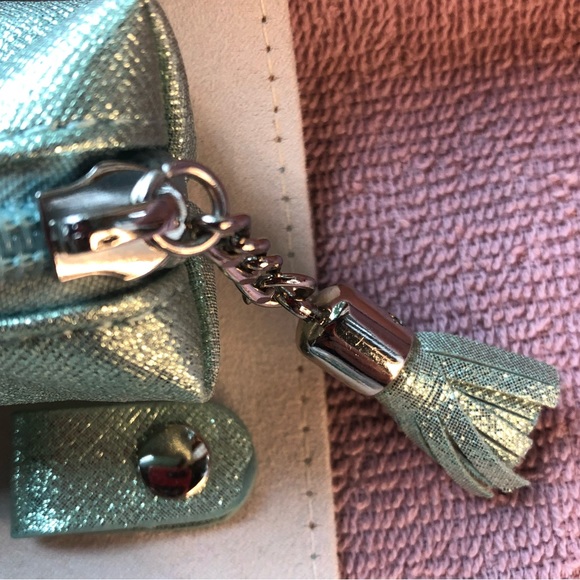 💚💚 Shimmering Mint Green Jewelry Roll 💚💚 - Picture 9 of 13